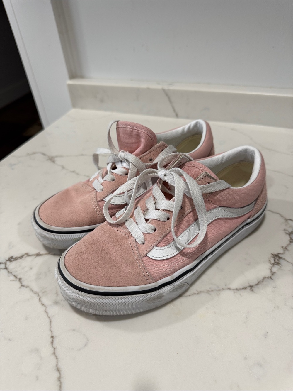 Vans Kids Low-Top Pink Skate Sneakers with White Stripe